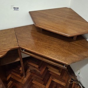 Escritorio Modular Esquinero de Madera con Cajonera y Tapa de Vidrio - imagen 3
