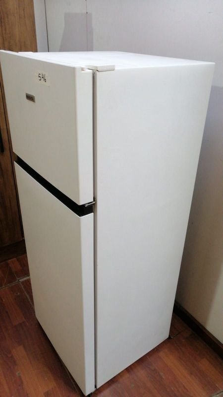 Heladera blanca de uso diario - imagen 3