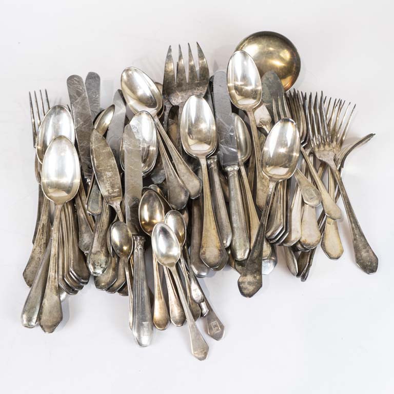 Lote anterior: 80 Cubiertos de platina 