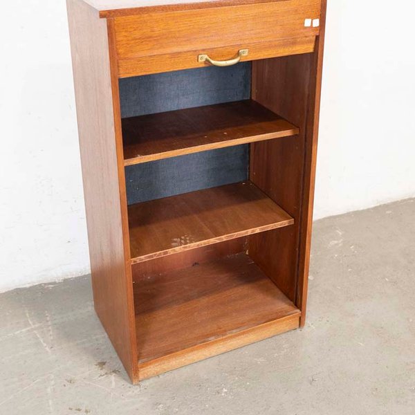 Cajón de madera con dos estantes y detalles en el lustre - imagen 3