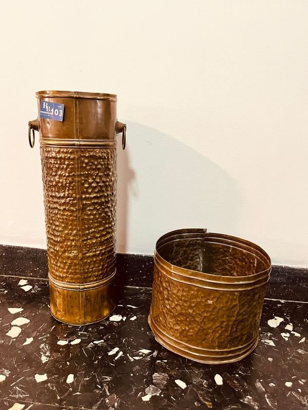 Paragüero y Tacho de Bronce Martillado