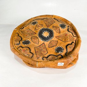 Puff de Cuero Artesanal con Diseños Geométricos - imagen 3