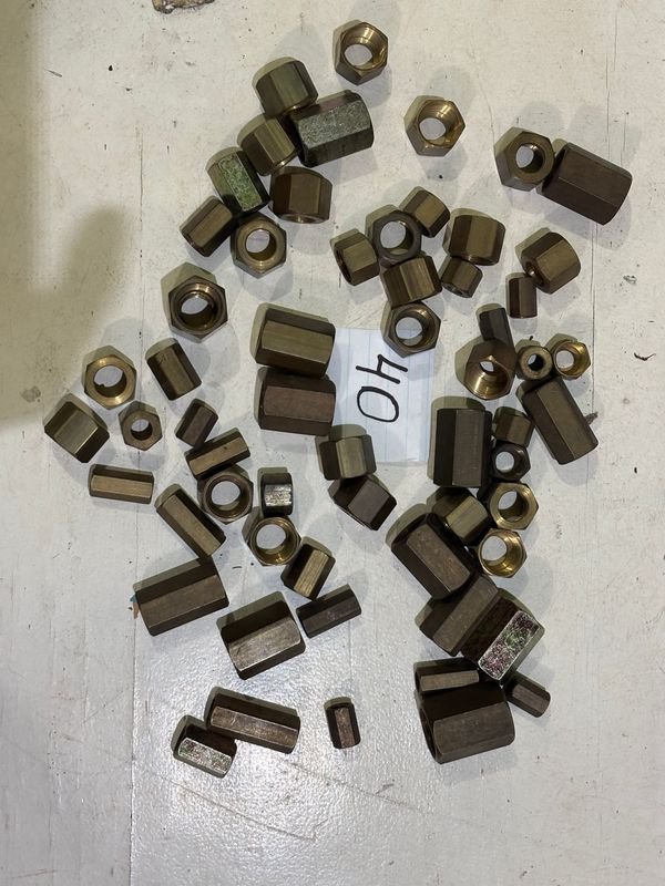 Lote de 60 Piezas de Bronce Variadas