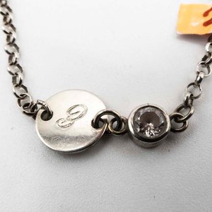 Pulsera de Plata con Piedra y Inicial "E" - imagen 2