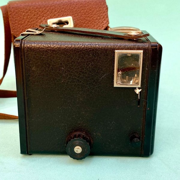 Cámara de fotos Kodak Brownie Six-20 Modelo C - imagen 5