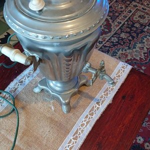 Lote anterior: Samovar Ruso Eléctrico Metálico con Detalles Originales