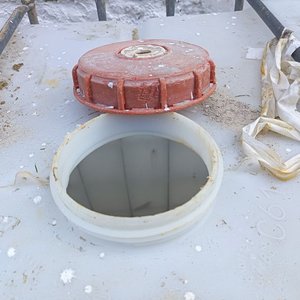Tanque Contnedort IBC 1000 lts. con Jaula Metálica y Palé - imagen 5