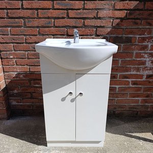 Mueble de Baño con Bacha Blanca y Grifería Monocomando - imagen 2