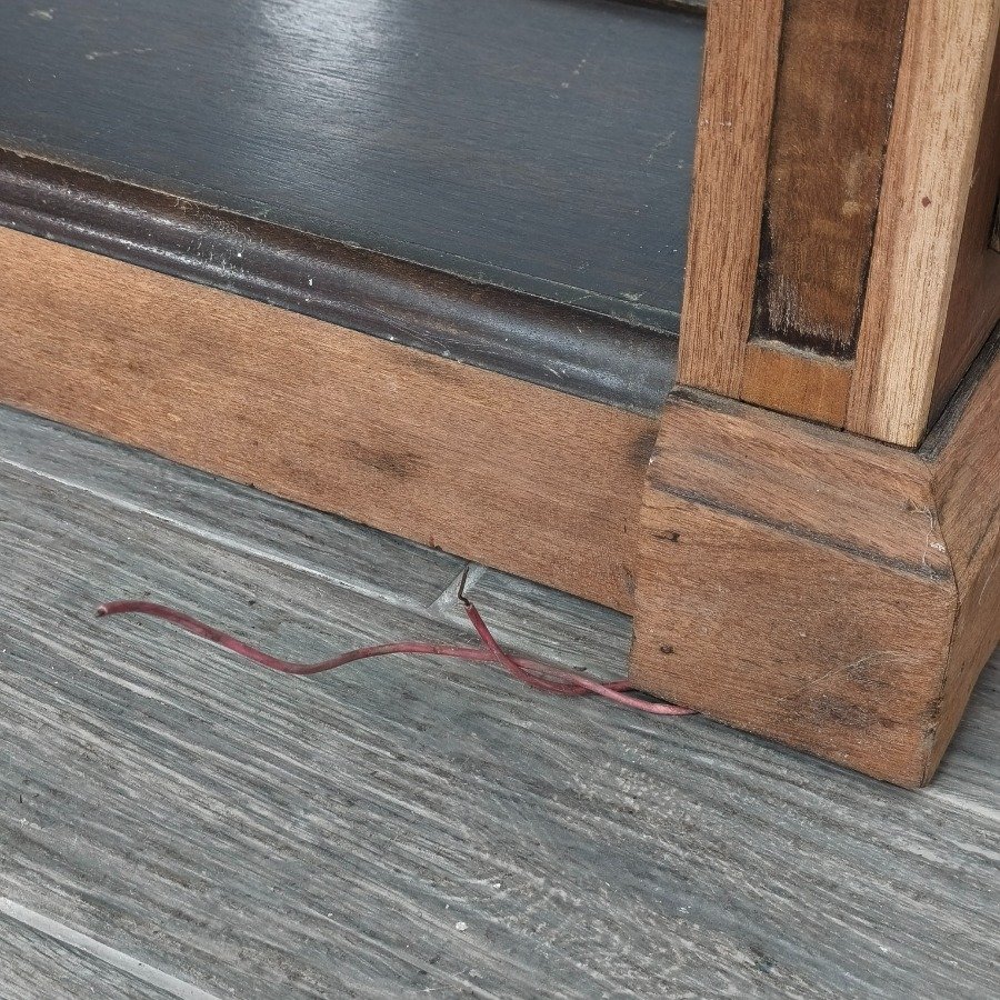Vitrina de madera con tapa abatible de vidrio - imagen 9