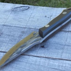 Cuchillo Artesanal Curvo Hoja Filosa con Vaina Decorada - imagen 3