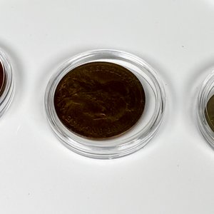 Diez Monedas Antiguas y Botón Gauchesco de Bronce - imagen 7