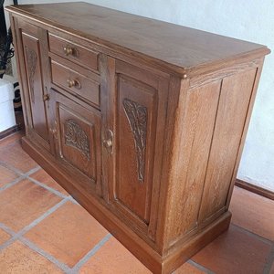 Aparador de Roble Macizo con Puertas Talladas y Cajones - imagen 5
