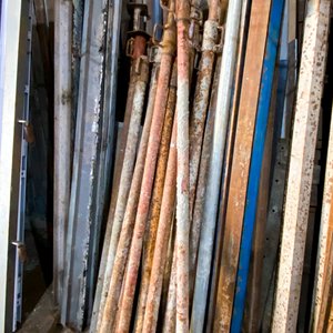 Quince Puntales Metálicos para Construcción con Detalles y Faltantes - imagen 2