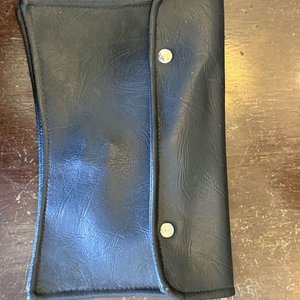 Gafas de Sol, Aretes y Estuche Negro para Accesorios - imagen 5