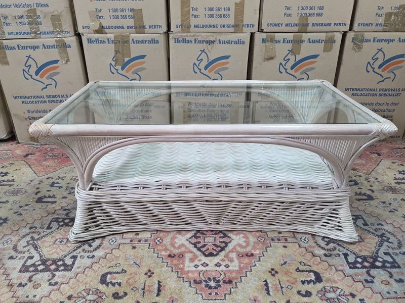 Mesa Ratán con Tapa de Vidrio Biselado