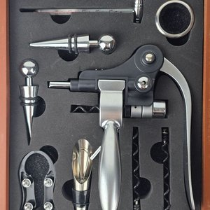 Juego de Accesorios para Vino en Caja de Madera - imagen 4