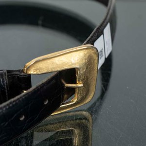 Cinturón de Cuero Negro Italiano con Hebilla y Terminación de Bronce - imagen 2