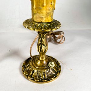 Par de Lámparas de Mesa en Bronce Labrado con Detalle de Una Luz - imagen 2