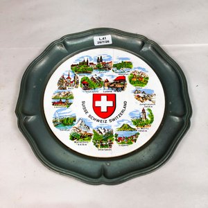 Plato Decorativo de Porcelana Suiza con Base de Metal - imagen 1
