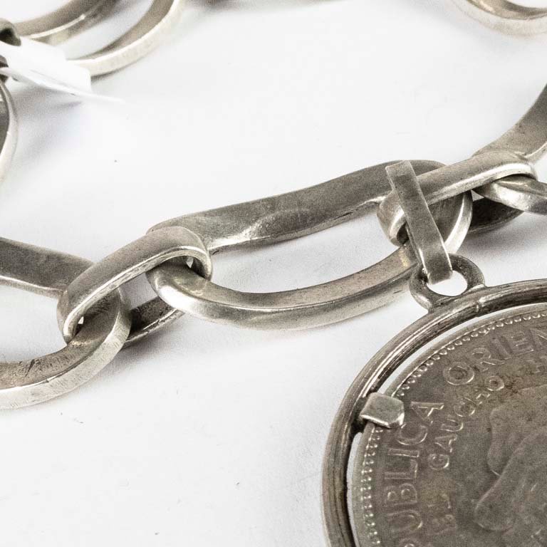 Pulsera de plata con moneda - Accesorio de moda - imagen 2