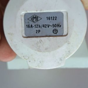 Conectores Industriales Rojos y Blancos - imagen 4
