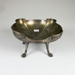 Lote anterior: Centro de mesa metal WMF art deco, con patas 23 x 13 altura