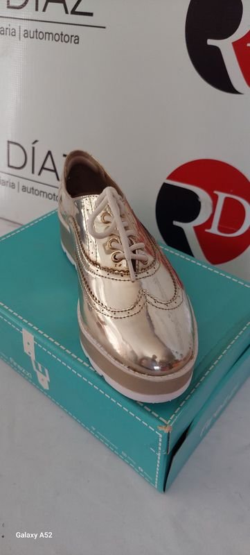 Zapatos de moda en excelente condición - imagen 3