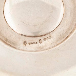 Platillo de Plata con Grabado y Sellos de Orfebrería - imagen 2