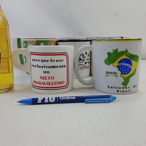 Lote de 18 Tazas y Jarros de Cerámica con Diseños Variados - imagen 7