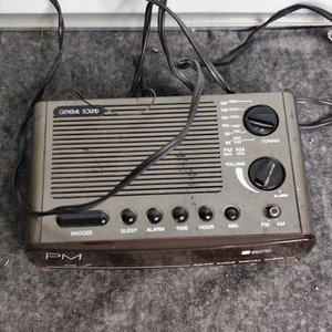 Radio Reloj Digital AM/FM General Sound con Alarma - imagen 4