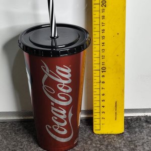 Vaso Coleccionable Coca-Cola Nuevo con Tapa y Sorbete - imagen 2