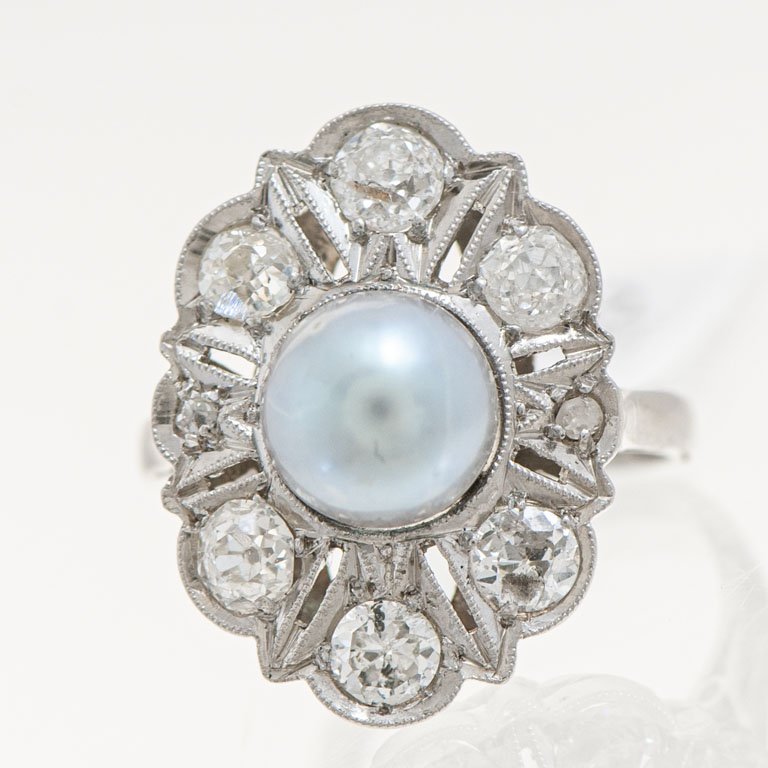 Lote anterior: Anillo de oro con perla y brillantes