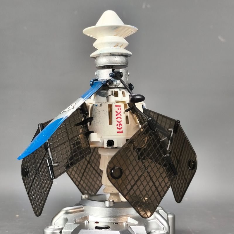 Satélites voladores por inducción con características y accesorios - imagen 5