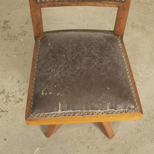 Sillón Antiguo de Oficina Giratorio con Asiento de Roble y Tachas - imagen 2