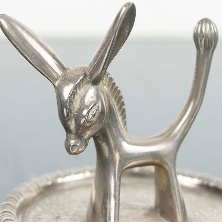 Anillera de metal con figura - imagen 2