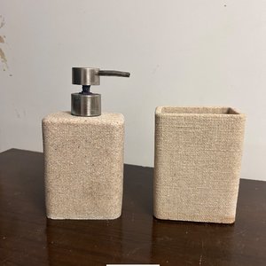 Lote anterior: Set de Baño Dispensador y Portacepillos Beige