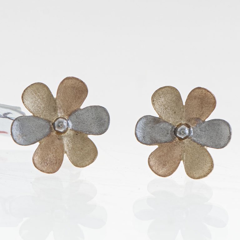 Lote siguiente: Pare de tornillos de oro 18k con flor