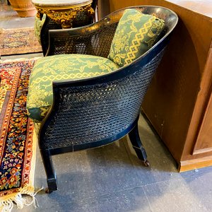 Sillón de estilo Luis XV con ratán y tapizado floral - imagen 2