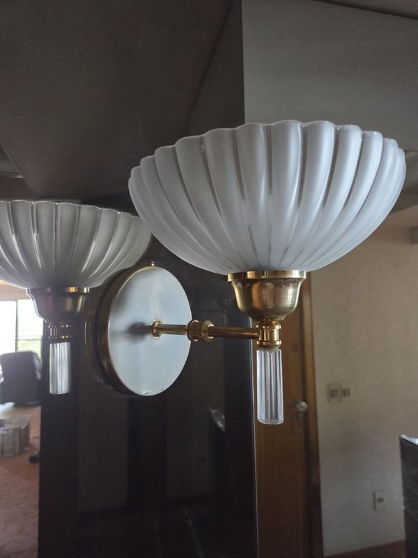 Iluminación de pared con decoración de luces y espejos - imagen 3