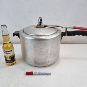 Lote siguiente: Olla a Presión Marmicoc Junior 10 Litros - Industria Brasilera