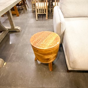 Mesa Redonda de Madera Rústica con Sillas y Banqueta Tallada - imagen 3