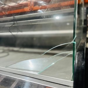 Vitrina Refrigerada para Carnicería 1.5m con Vidrio Roto - imagen 2