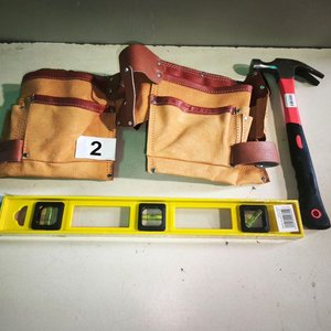 Lote siguiente: Set de Portaherramientas "Ferrawi", Martillo de Uña y Nivel de Fibra