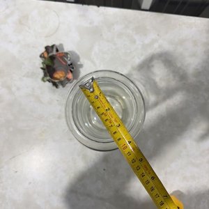 Lote de 4 piezas de vidrio y cristal: jarra, pastelera, florero y caramelera - imagen 17