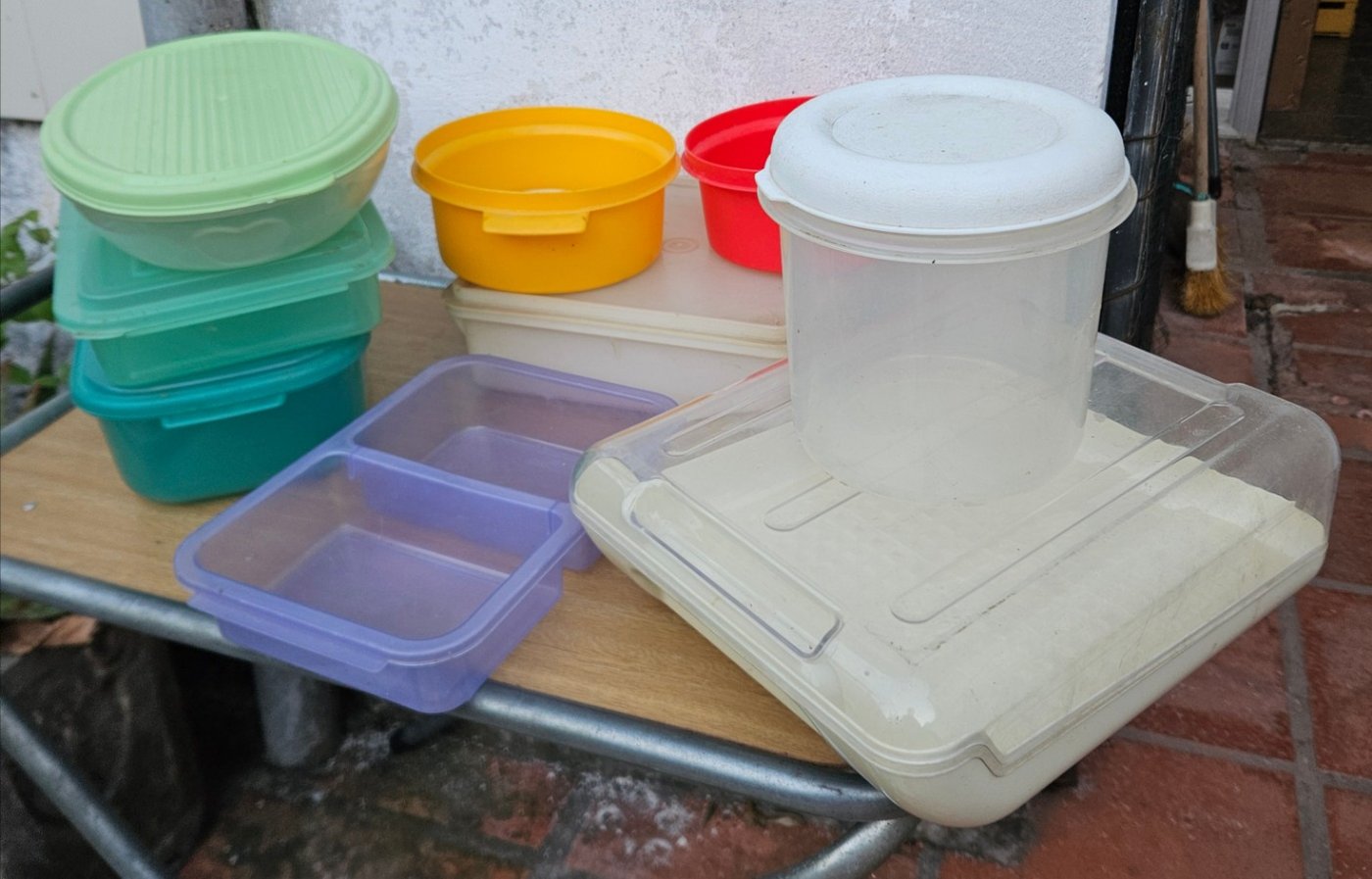 Lote de Tupperware Plástico Varios Colores y Tamaños