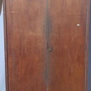 Lote anterior: Placard de Madera Enchapada con Dos Puertas