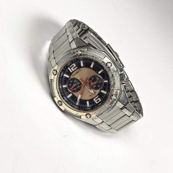 Reloj Casio Caballero Malla Metal Dorado y Negro