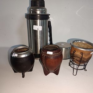 Termo de Acero Inoxidable con Tres Mates de Cuero y Calabaza - imagen 4