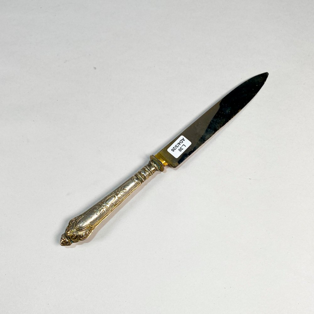 Lote siguiente: Cuchilla de mango labrado con hoja de 17 cm