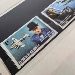3 Sellos de Islas Maldivas Conmemorativos de Winston Churchill (1974) - imagen 2